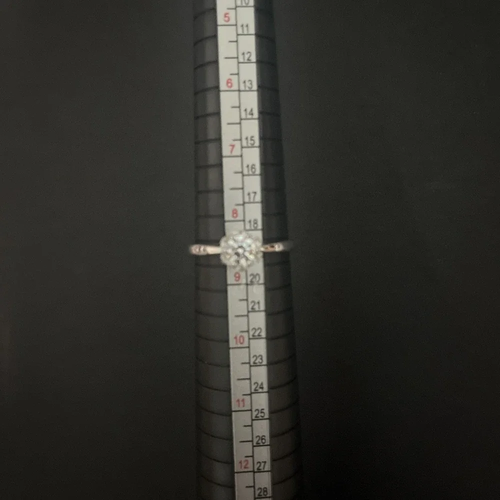 Size 8.5 925 Stamp‎ Sterling Silver Flower Ring Cz - Picture 6 of 7